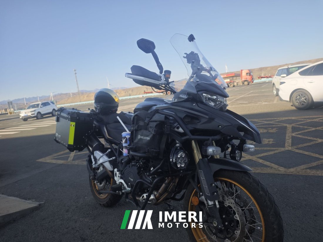 Benelli TRK552 550 cc - мотоцикл из Китая
