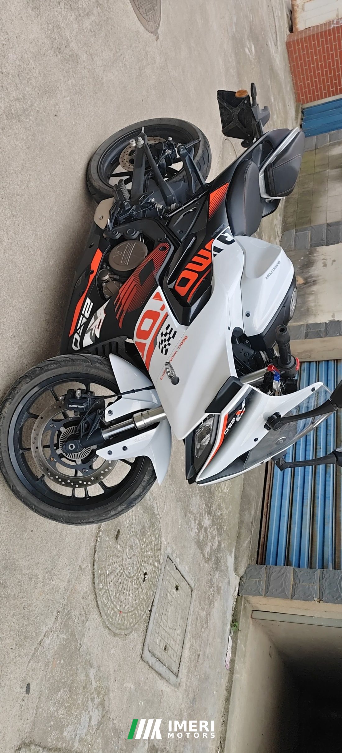 QJMOTOR SRK 250 - мотоцикл из Китая