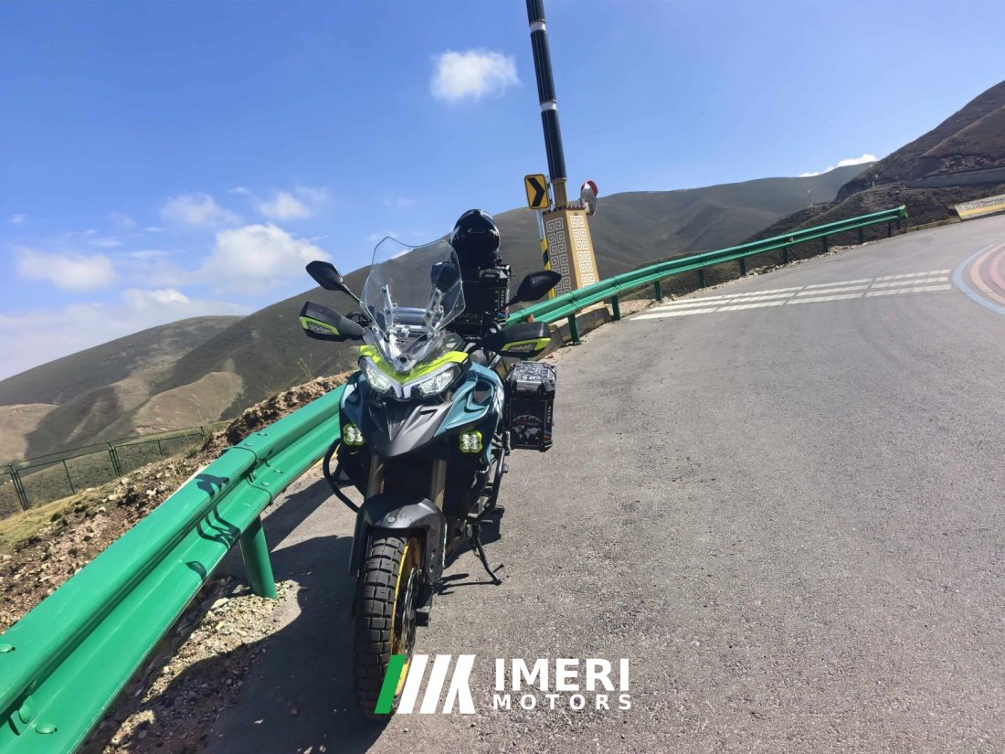 Benelli TRK902 900 cc - мотоцикл из Китая
