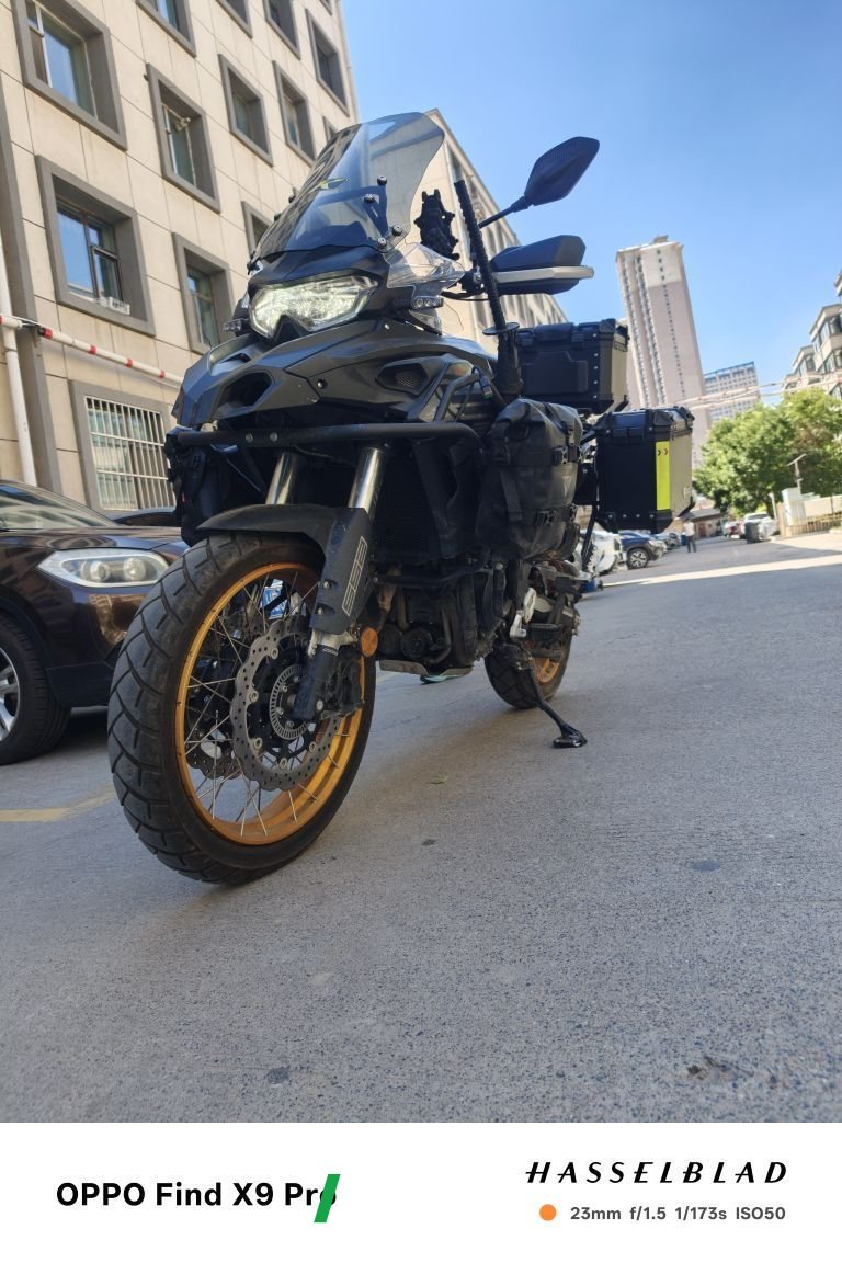 Benelli TRK552 550 cc - мотоцикл из Китая