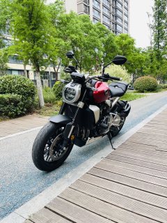 Honda CB1000R - фото 1