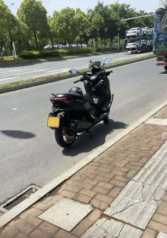 Yamaha XMAX 300 cc - фото 4