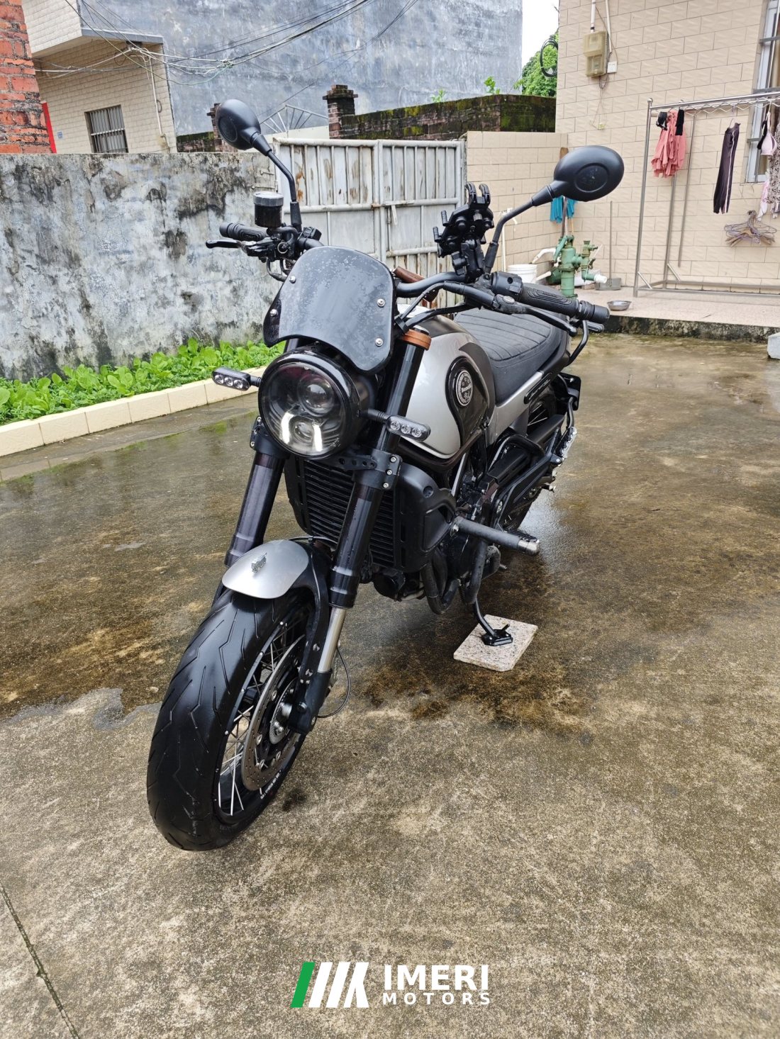 Benelli Leoncino 500 - мотоцикл из Китая