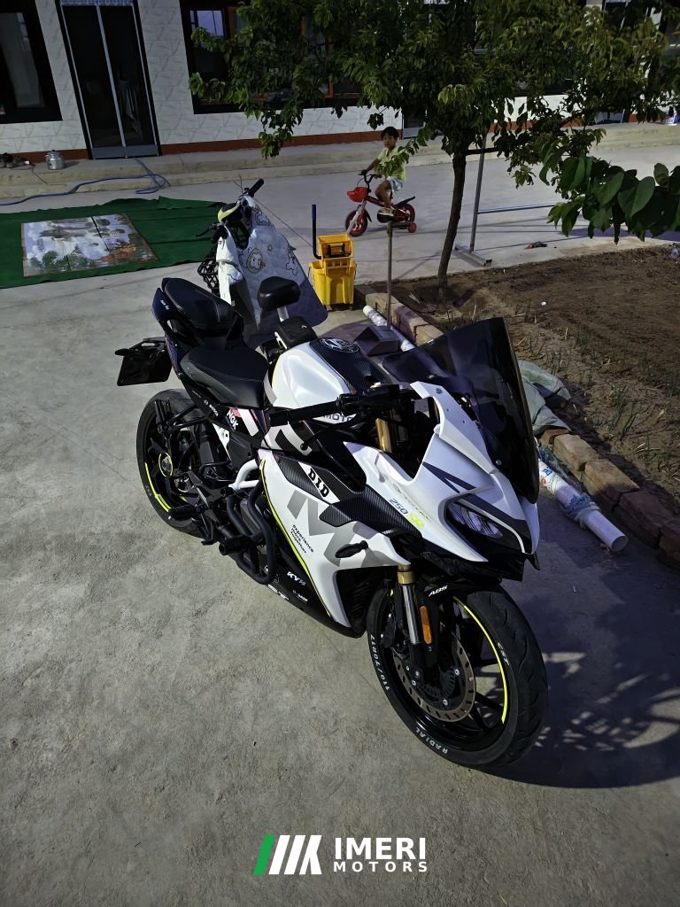 2022 CFMOTO 250SR