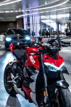 Ducati Street Fighter V4 1103 cc - фото 2