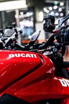 Ducati Street Fighter V4 1103 cc - фото 4