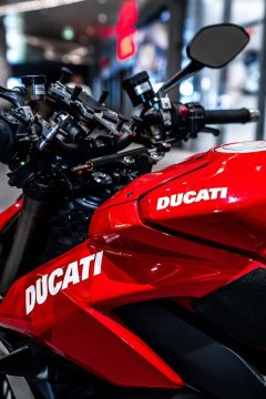 Ducati Street Fighter V4 1103 cc - фото 5