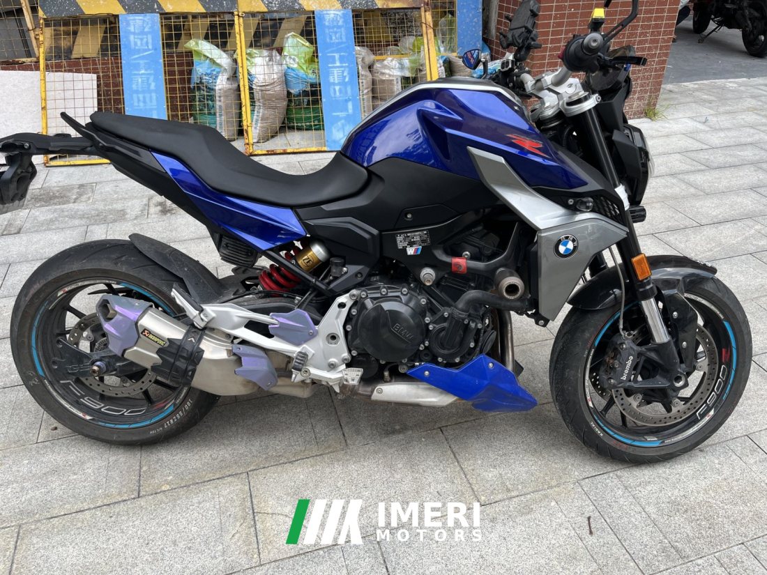 BMW F 900 R - мотоцикл из Китая