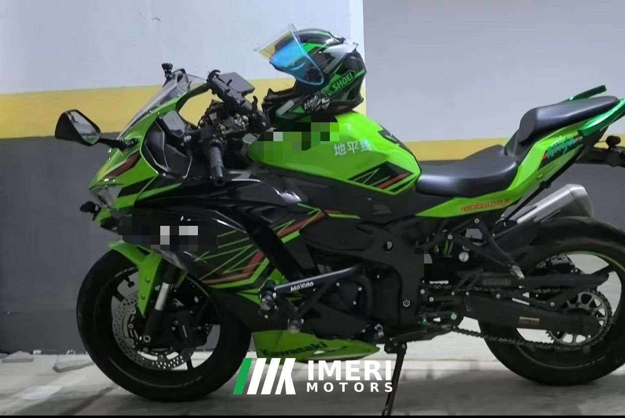2023 Kawasaki ZX-4R 400 cc