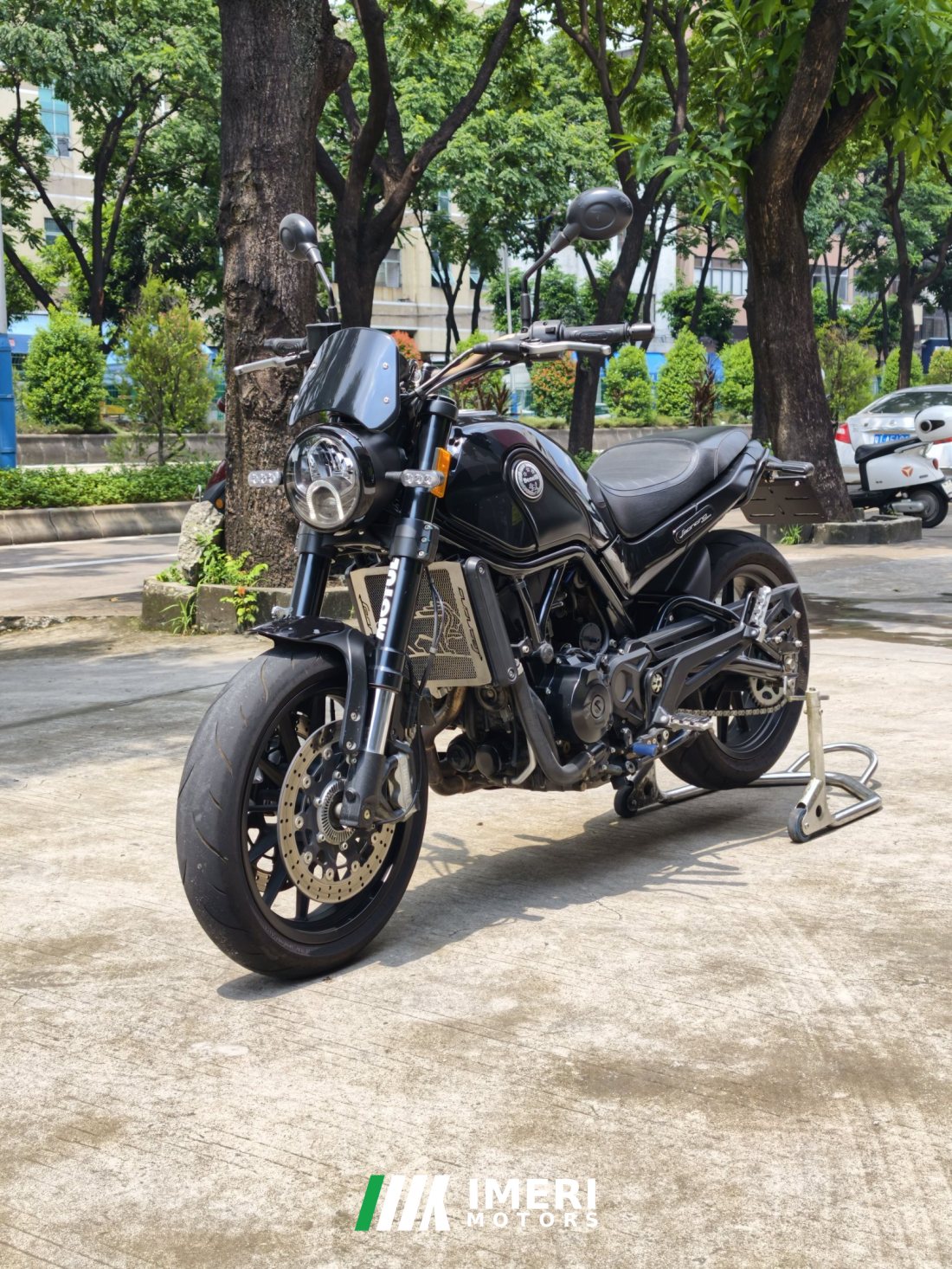 Benelli Leoncino 500 - мотоцикл из Китая
