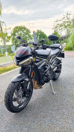 Triumph Street Triple 765 - фото 1