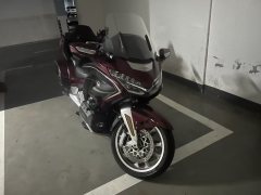 Honda Gold Wing GL1800 - фото 1