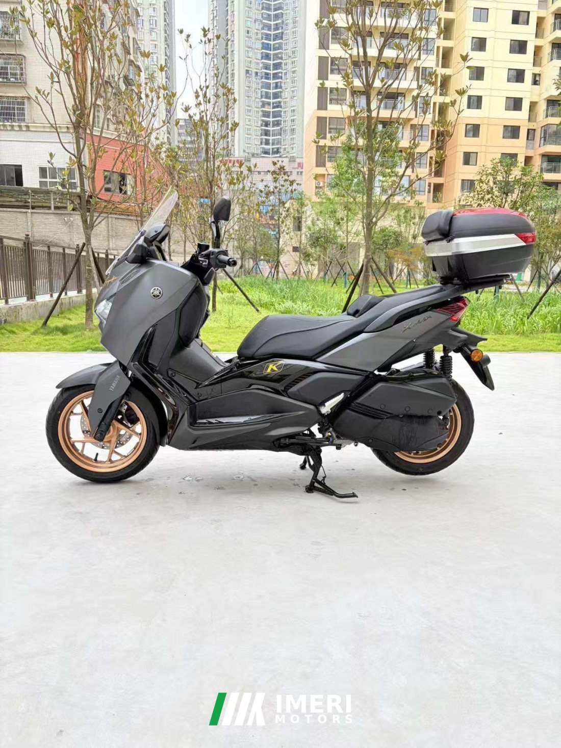 Yamaha XMAX 300 cc - мотоцикл из Китая