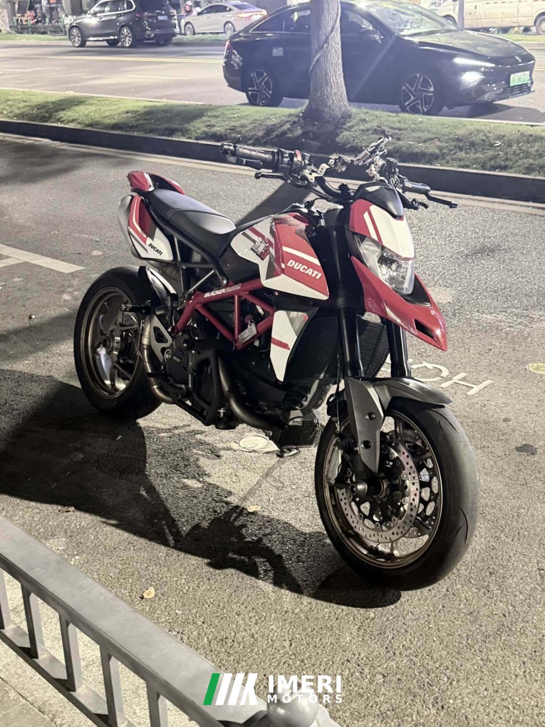 Ducati Hypermotard 950 - мотоцикл из Китая