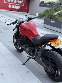 Ducati Monster 821 - фото 3