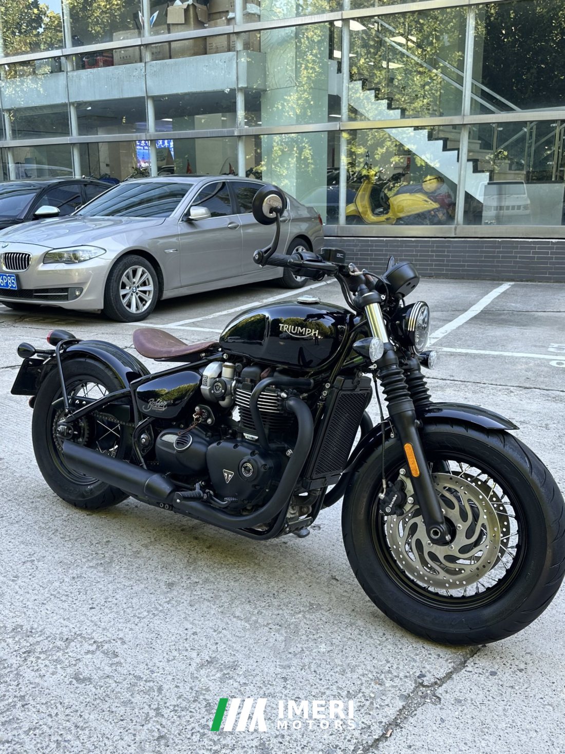 Triumph Bonneville Bobber 1200 cc - мотоцикл из Китая