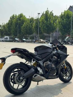 Honda CBR650R - фото 7