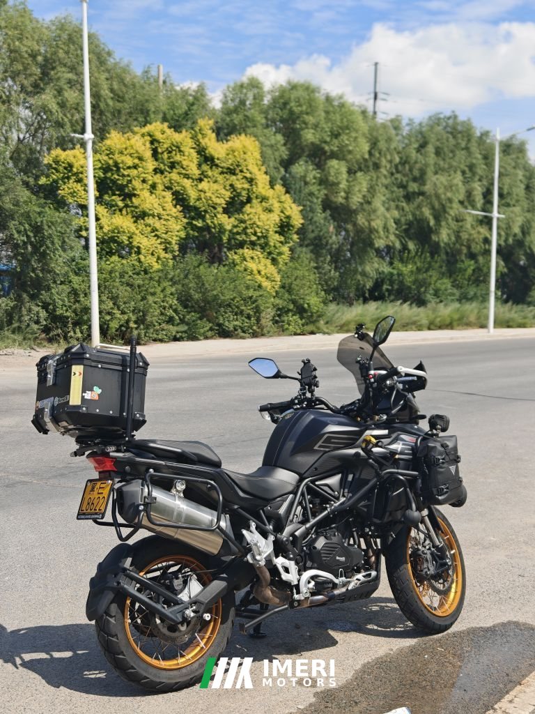 Benelli TRK552 550 cc - мотоцикл из Китая