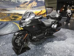 Honda Gold Wing GL1800 - фото 1