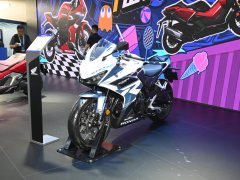 Honda CBR400R - фото 10