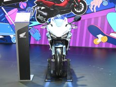 Honda CBR400R - фото 11