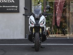 Honda X-ADV 750 - фото 11
