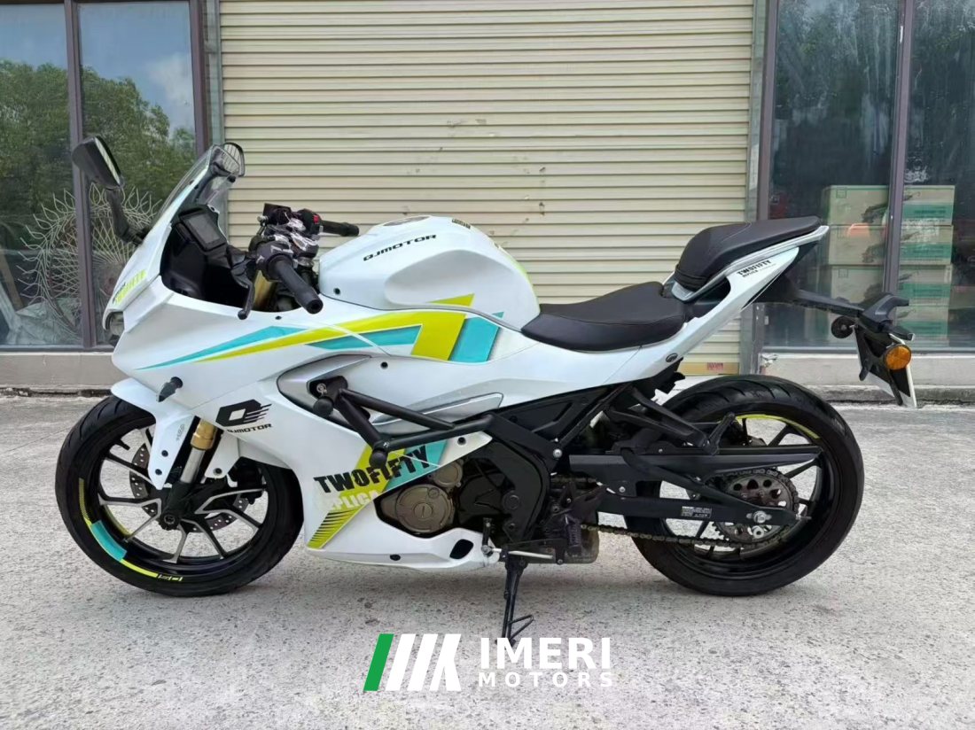 QJMOTOR SRK 250 - мотоцикл из Китая