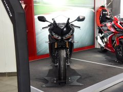 Honda CBR650R - фото 11