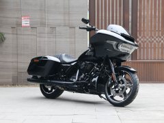 Harley-Davidson Road Glide 1977 cc - фото 3