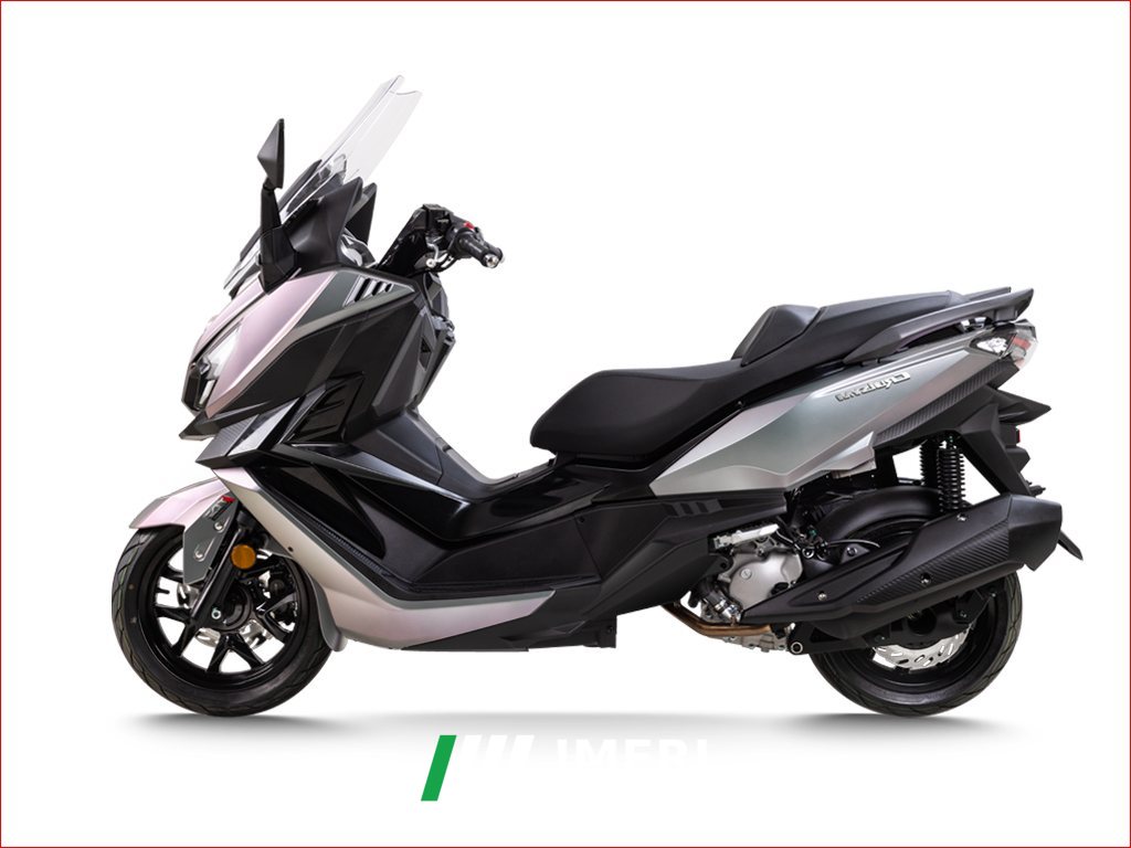 Xiaxinsanyang Cruisym250 - мотоцикл из Китая