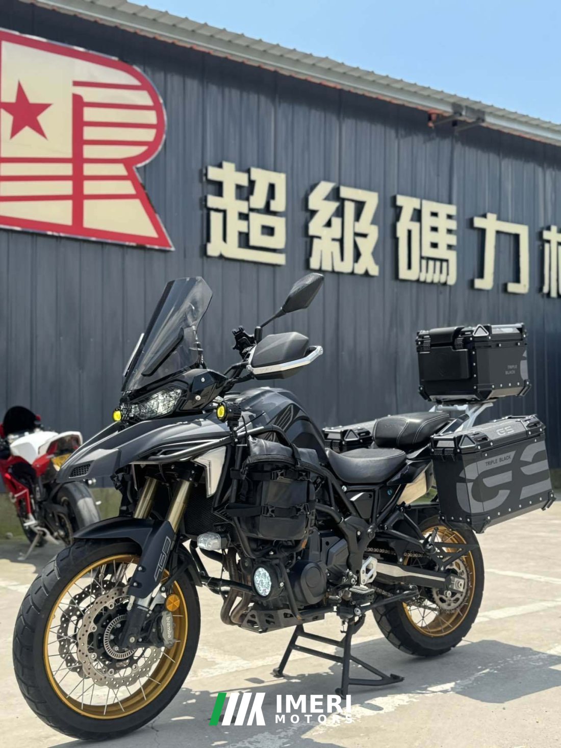 Benelli TRK702 700 cc - мотоцикл из Китая