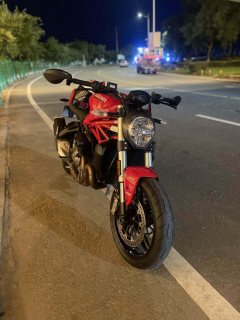 Ducati Monster 821 - фото 1