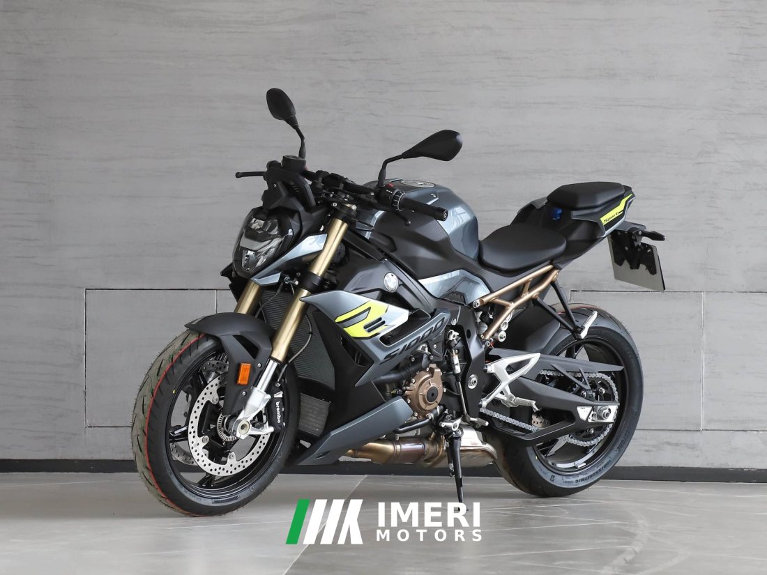 BMW S 1000 R - мотоцикл из Китая