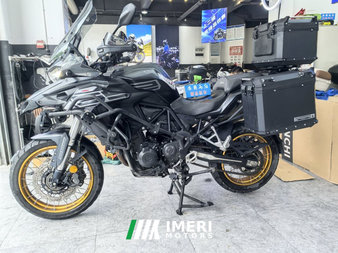 Benelli TRK552 550 cc - мотоцикл из Китая