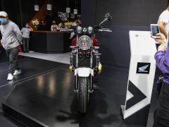 Honda CB1300 Super Four - фото 11