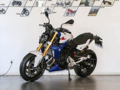 BMW F 900 R - фото 1
