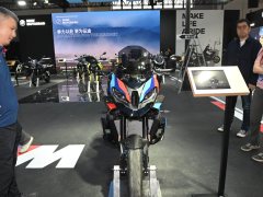 BMW M 1000 XR - фото 1