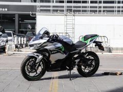 Kawasaki Ninja e-1 - фото 1