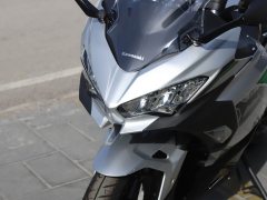 Kawasaki Ninja e-1 - фото 11