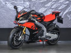 Aprilia RSV4 1100 cc - фото 10