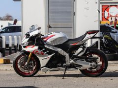Aprilia RSV4 1100 cc - фото 4