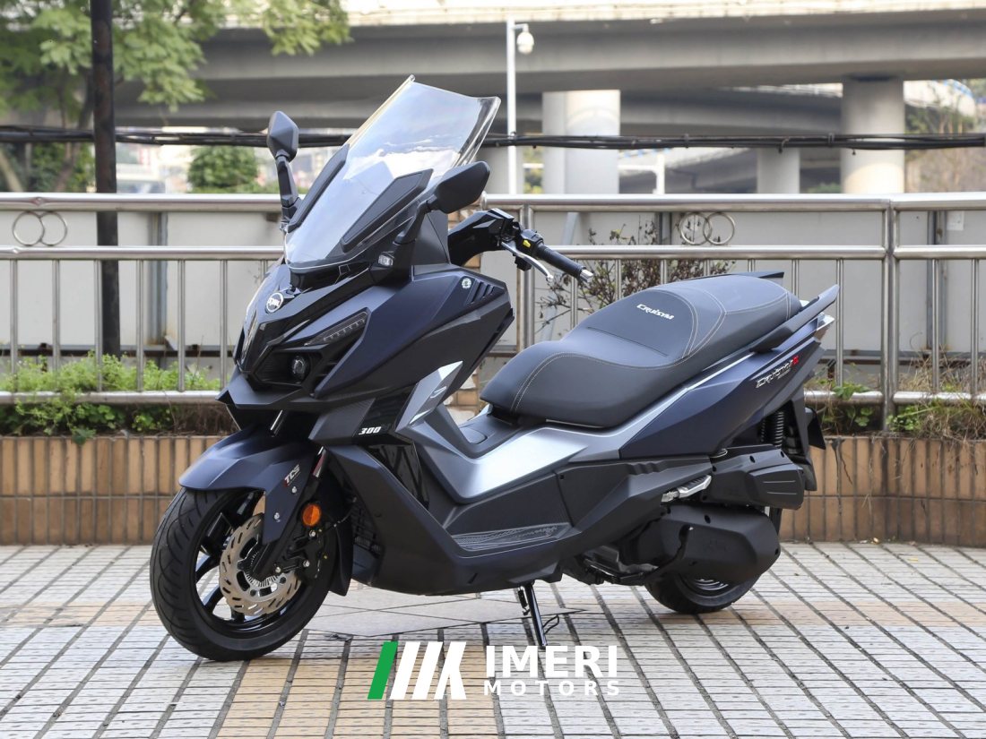 Xiaxinsanyang Cruisym300 - мотоцикл из Китая