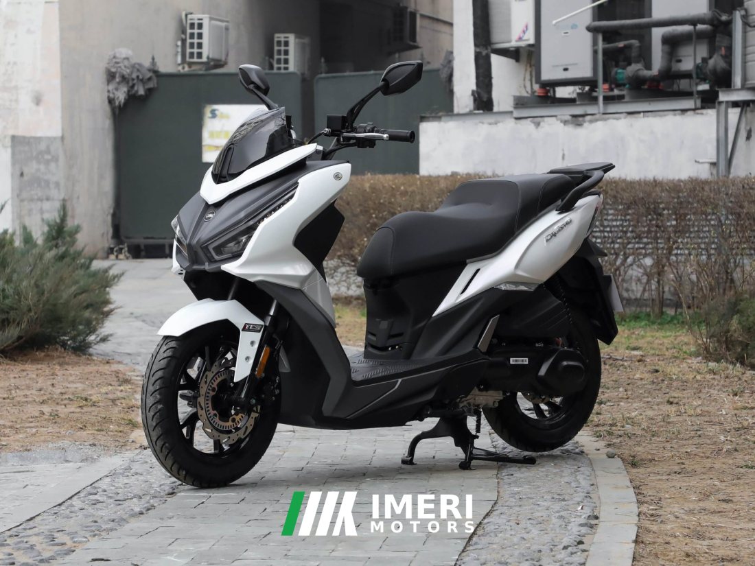 Xiaxinsanyang Cruisym150 - мотоцикл из Китая