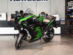 Kawasaki Ninja H2 SX 1000 cc - фото 1