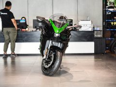 Kawasaki Ninja H2 SX 1000 cc - фото 2
