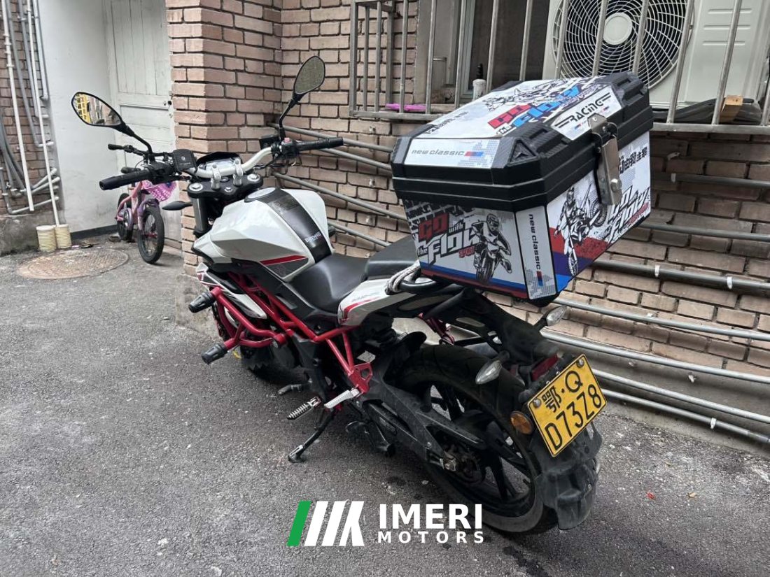 Benelli TNT150i - мотоцикл из Китая