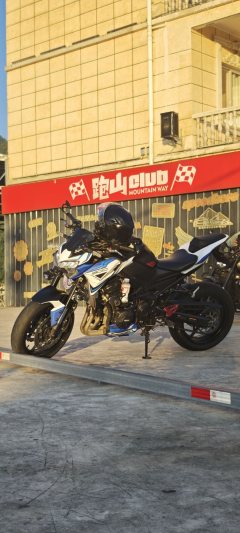 Kawasaki Z900 950 cc - фото 1
