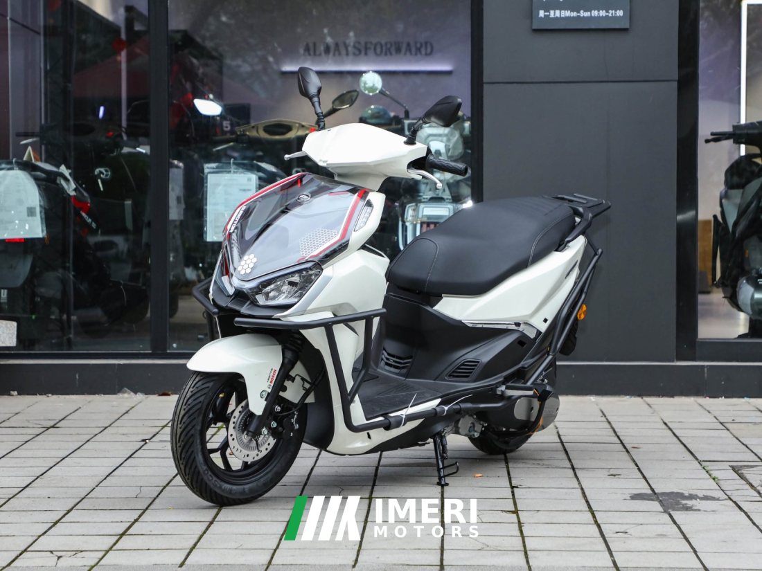 QJMOTOR 150RS - мотоцикл из Китая