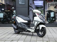QJMOTOR 150RS - фото 3