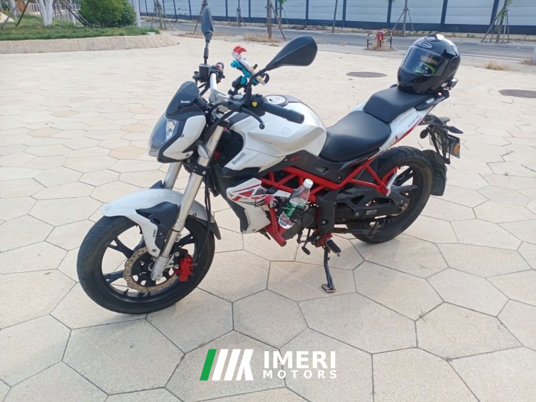 Benelli TNT150i - мотоцикл из Китая